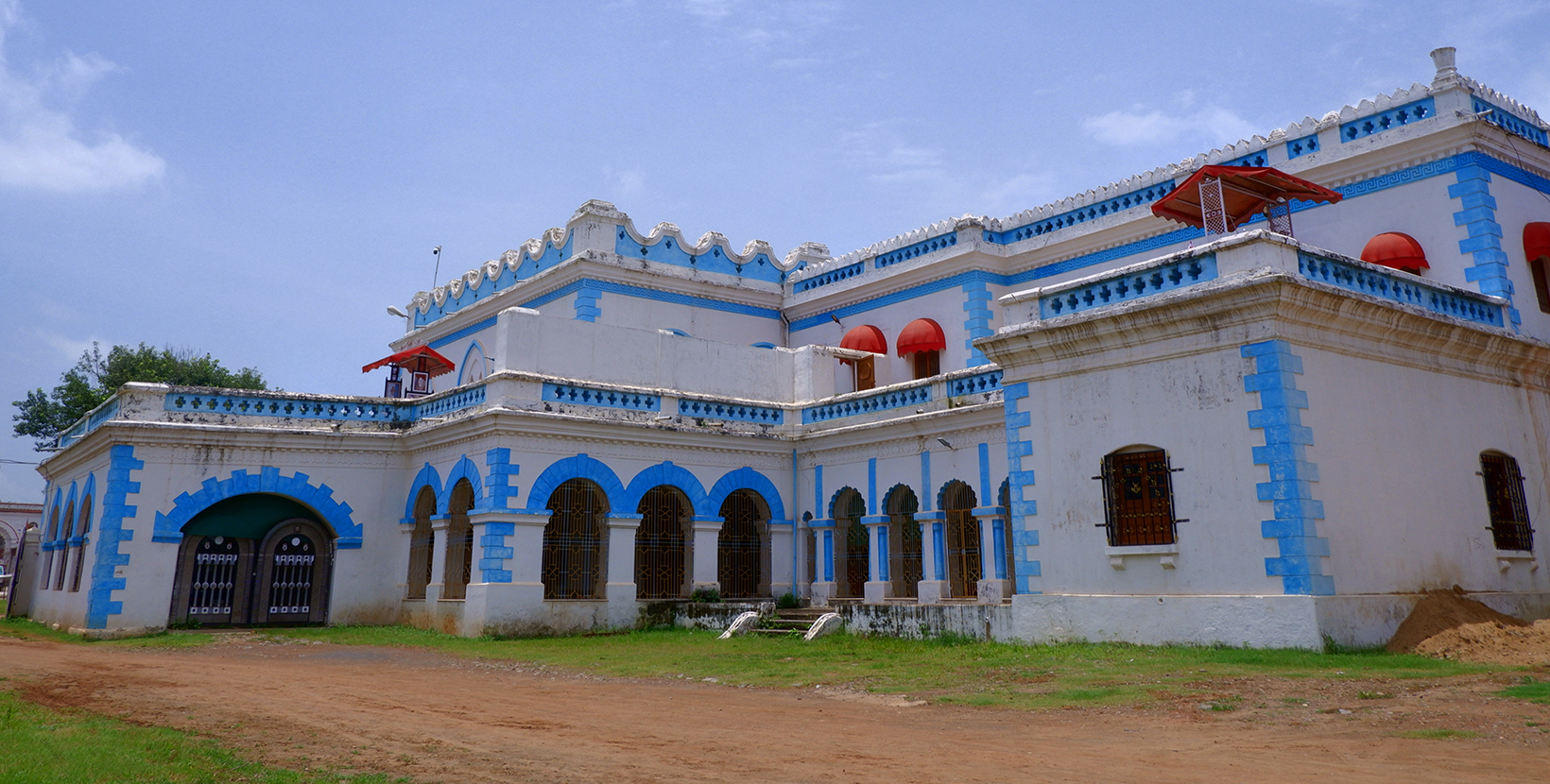 Grand view of Bastar Palace, Jagdalpur, Chhatisgarh, India. Headquarters of Bastar kingdom. Palace is situated just beside the Danteshwari Temple