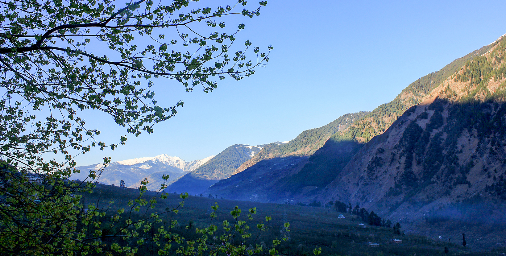 A beautiful view of the Dhauladhar Mountains near Manali in Himachal Pradesh, India