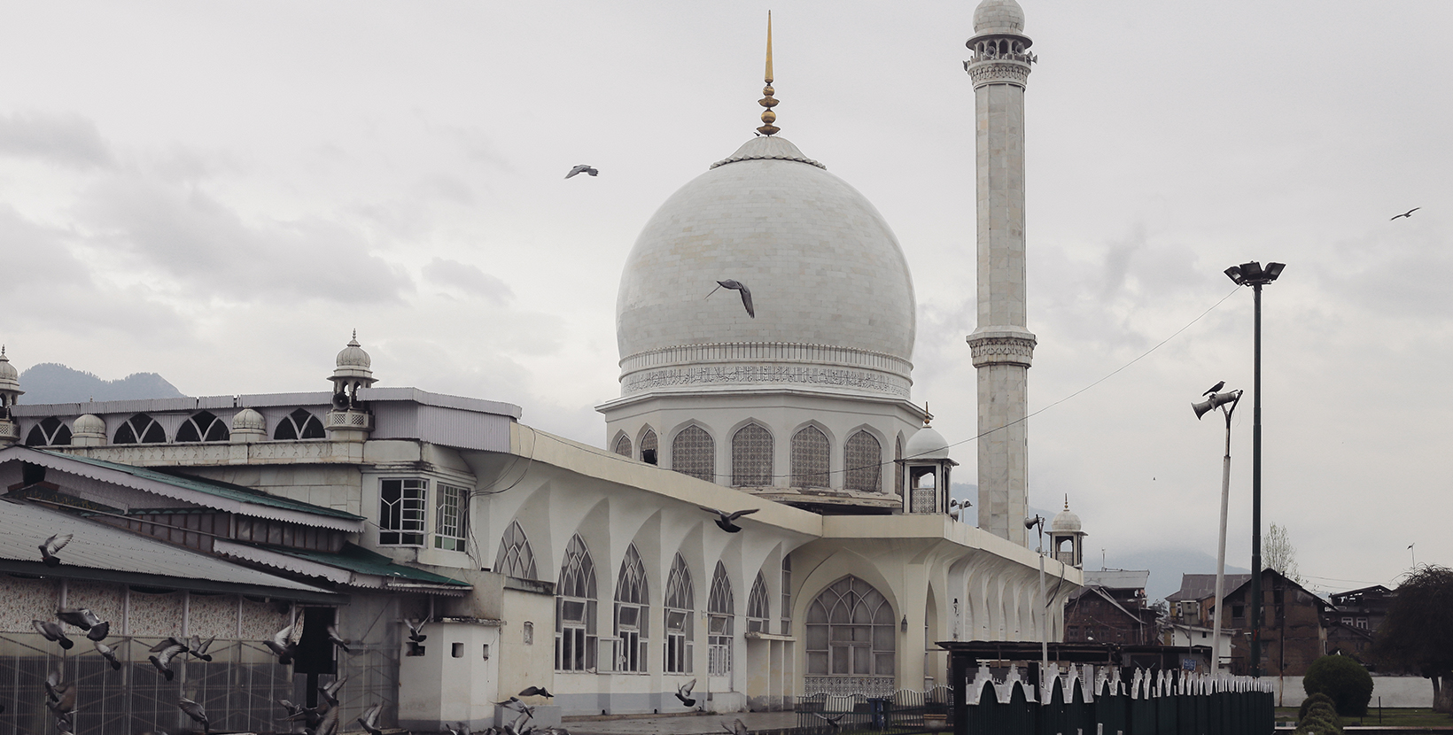 Hazratbal Mosque 2; Shutterstock ID 569680852; purchase_order: -; job: -; client: -; other: -