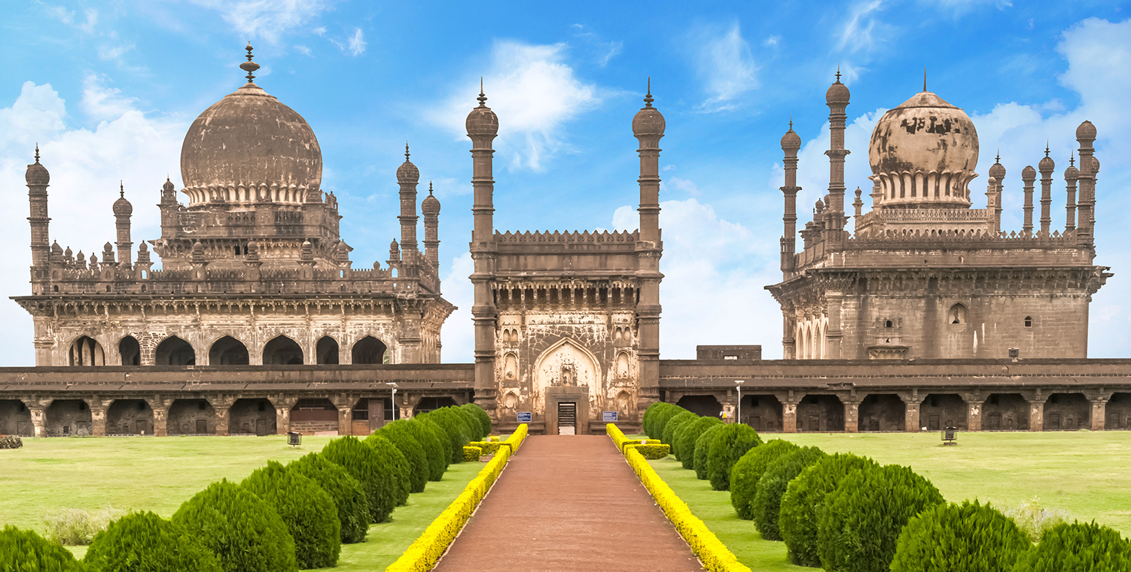 Ibrahim Rauza Masjid, Mosque in Bijapur, Karnataka