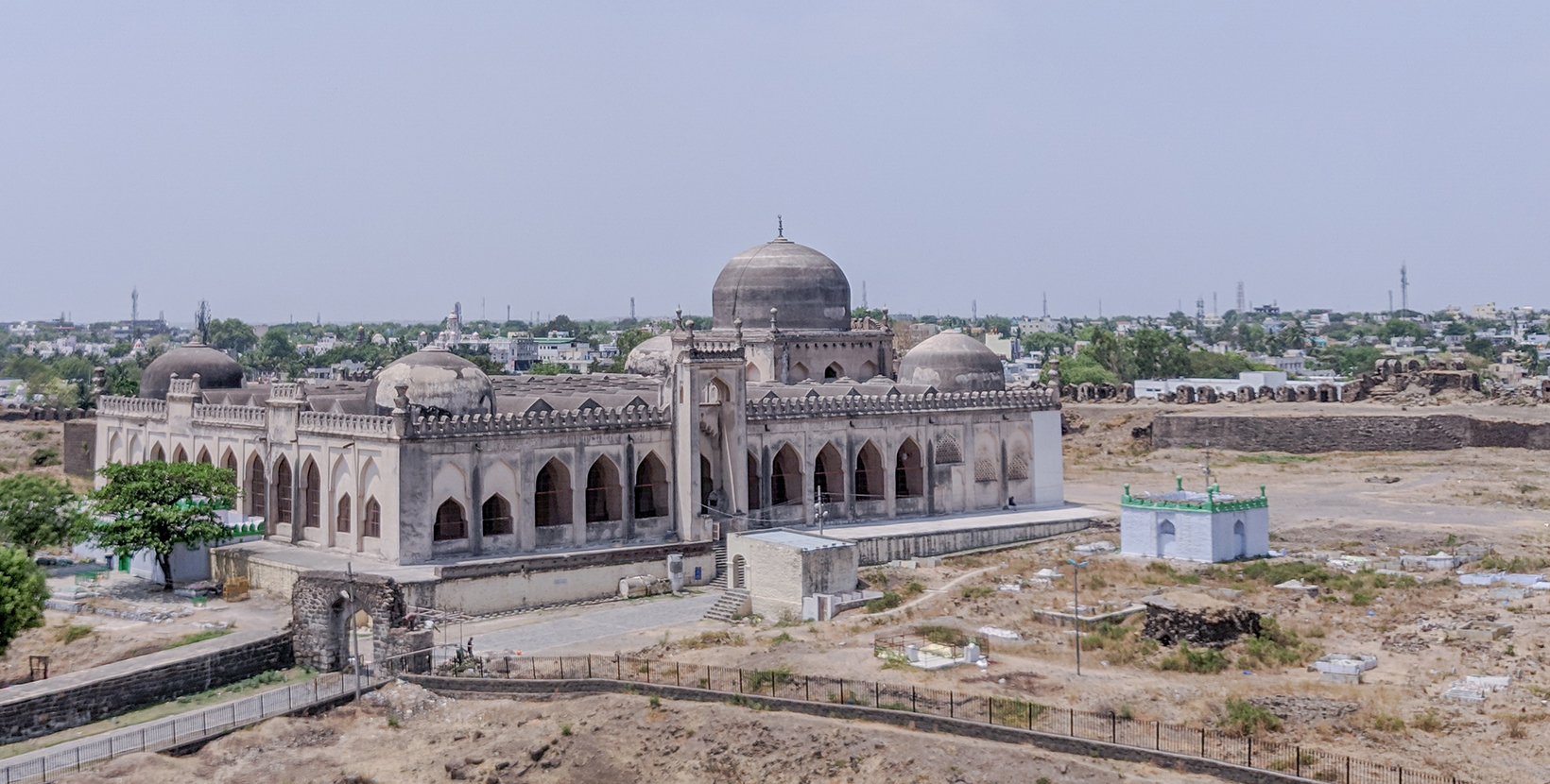 Gulbarga Jama masjid Qila e hasham biggest mosque of pre mughal era