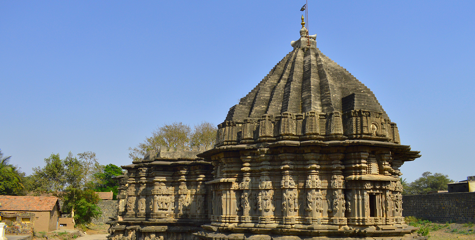 Carved exterior view of Kopeshwar Temple, Khidrapur, Maharashtra