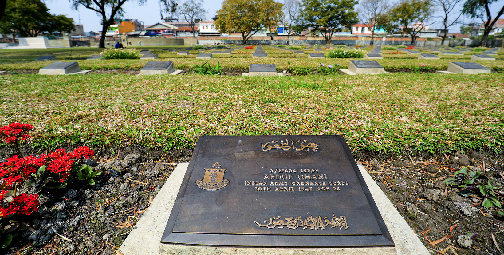 -war-cemetery--east-2