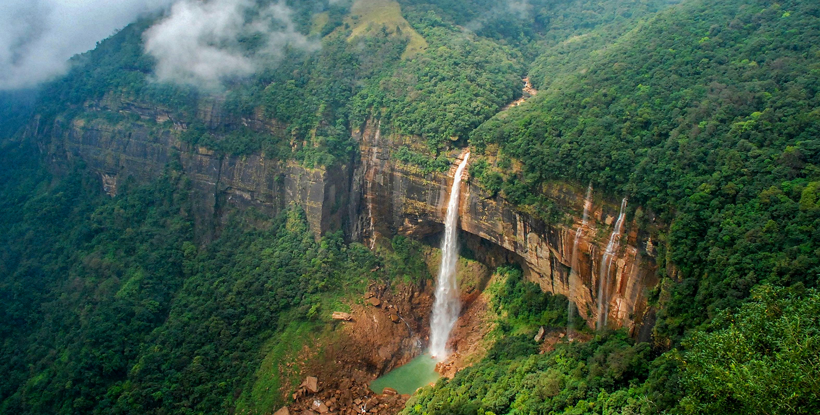 Mawlynnong waterfalls of Shillong, Meghalaya