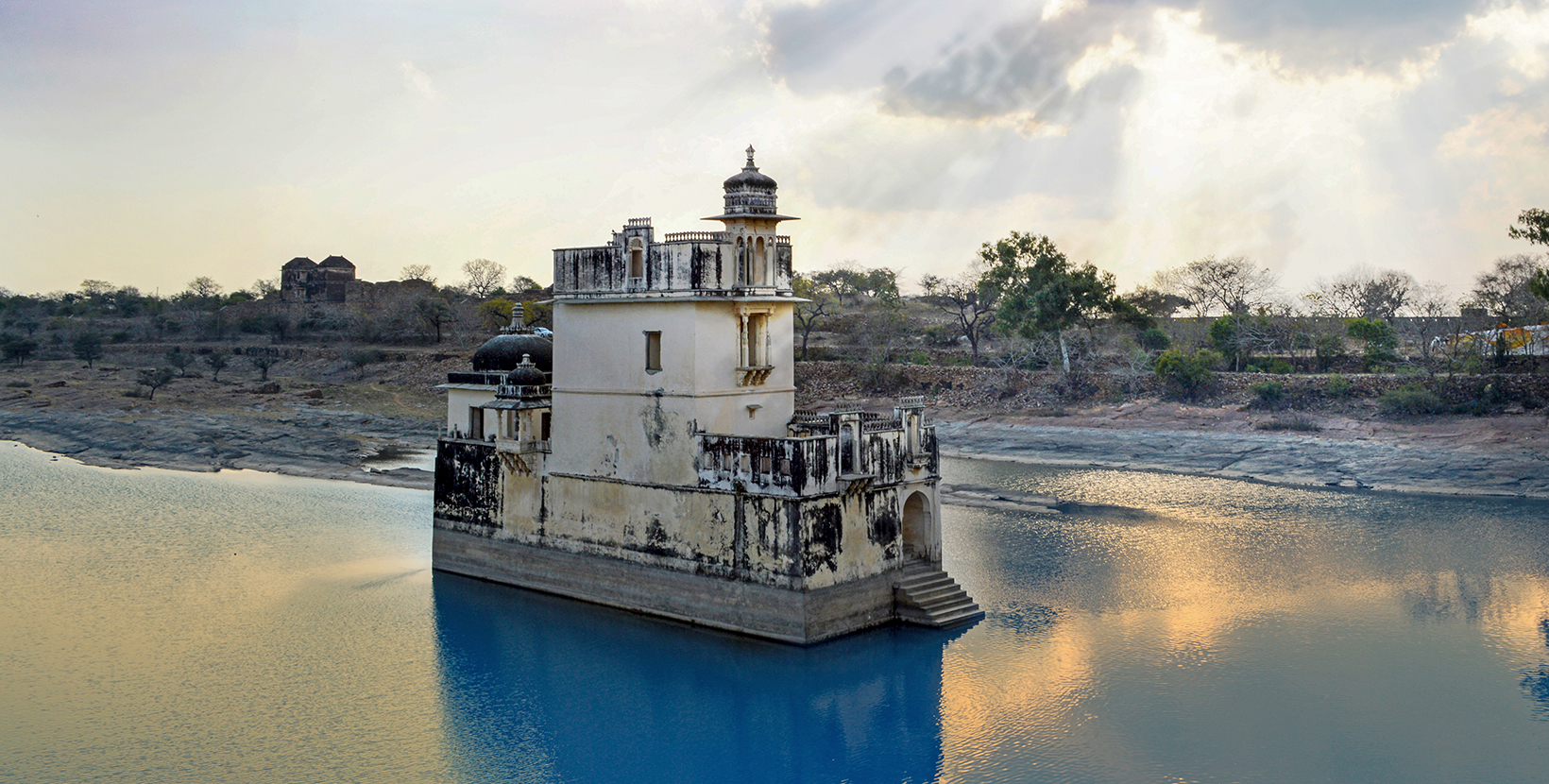 Padmini Palace surrounded by water. Chittorgarh. Udaipur. India