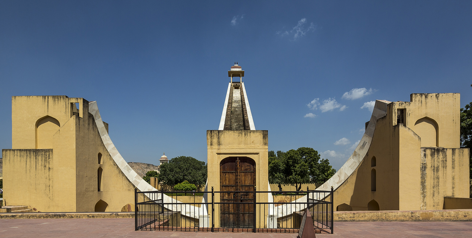 jantar-mantar-1